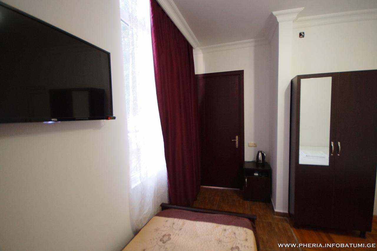 Pheria Batumi Bagian luar foto