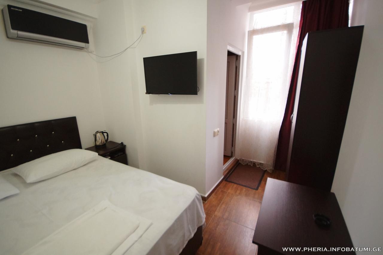 Pheria Batumi Bagian luar foto