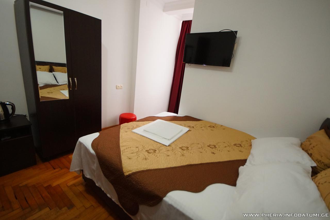 Pheria Batumi Bagian luar foto